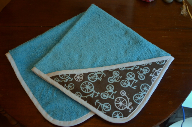 mamemimo: toalla de bebe con capucha Básicos de bebé: toalla con capucha