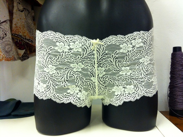 culotte de puntilla delante Taller de costura y lencería en otoño II