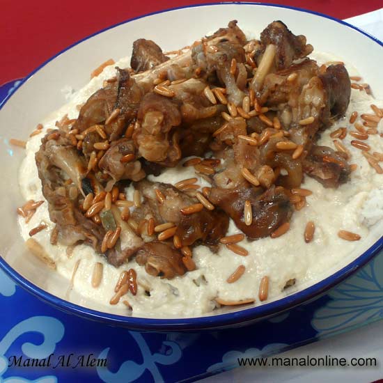 مكرونة مع صلصة البروكلي