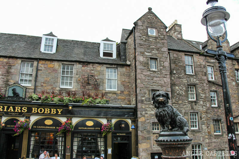Ruta por la Old Town de Edimburgo - Estatua perro Bobby