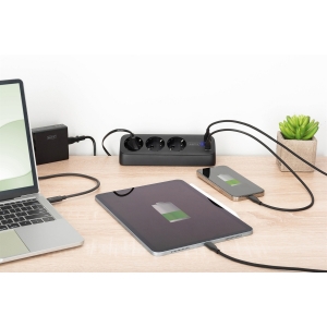 Digitus presa per ufficio a 3 vie con 2x connessioni usb-a e 1x usb-c, nero