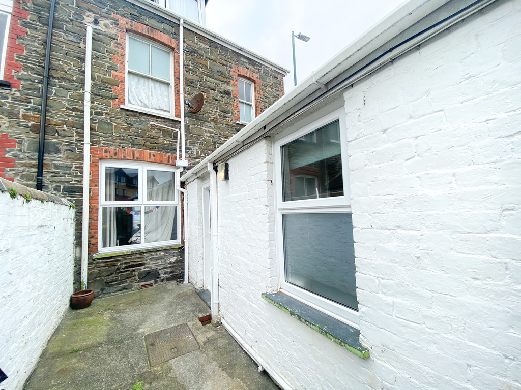 1 Bedroom Flat For Sale Aberystwyth