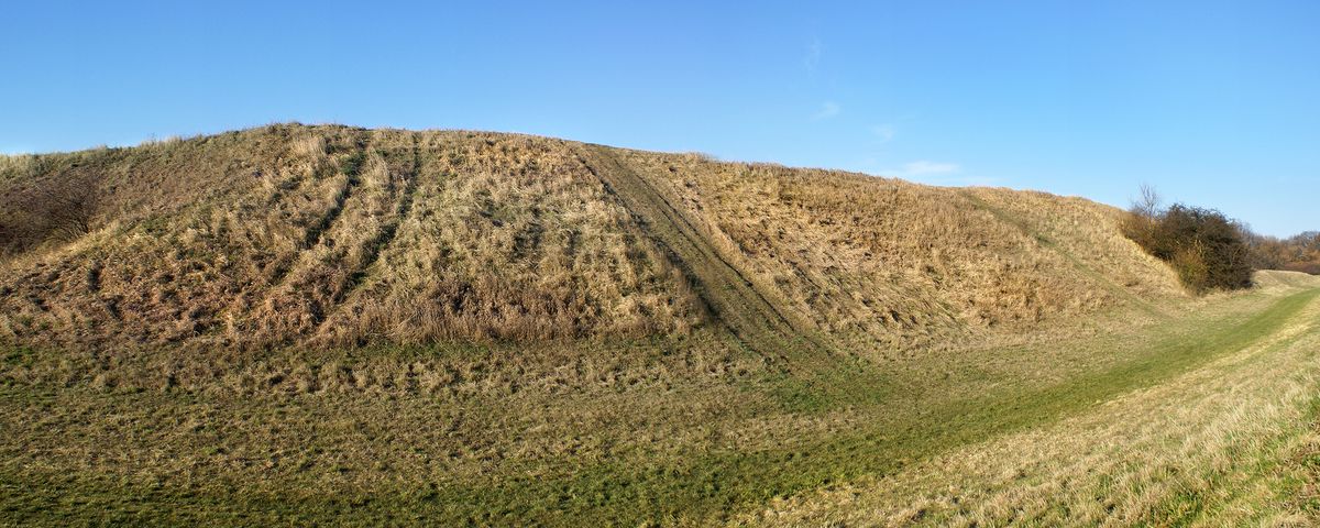 Chloumek u Mladé Boleslavi, Early Medieval hillfort 