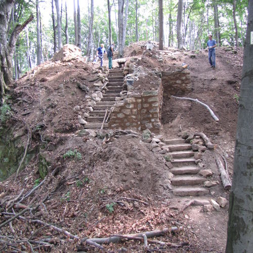 Gateway on the south-western side of the upper ward during the reconstruction; view from the south-east. 