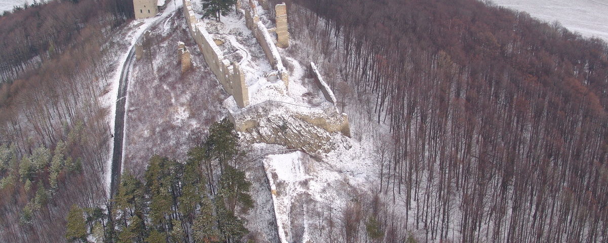 Starý Jičín, Starojický kopec, středověký hrad Starý Jičín