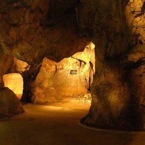 Caves of Mladeč, Dome of the Dead (Dóm mrtvých).