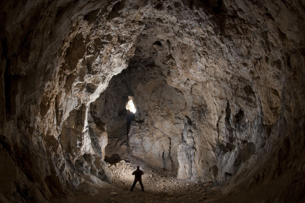 Main chamber of Koňská jáma Cave. 