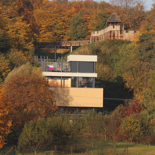 New entrance building to the archaeological park with exhibition and pottery workshop.