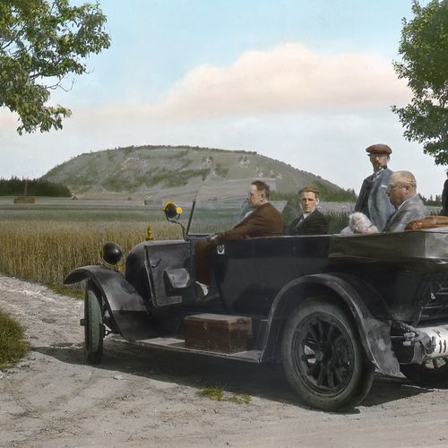 Malý Chlum od severozápadu. Kolorovaná fotografie z pozůstalosti K. Absolona.