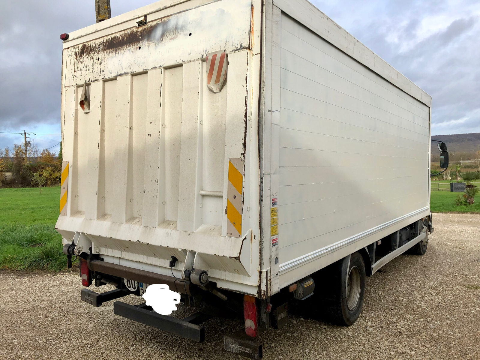 camion porteur avec hayon