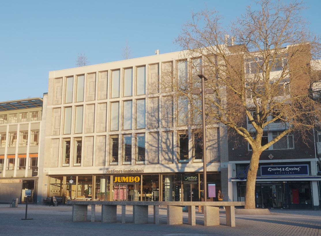 Gomibo building