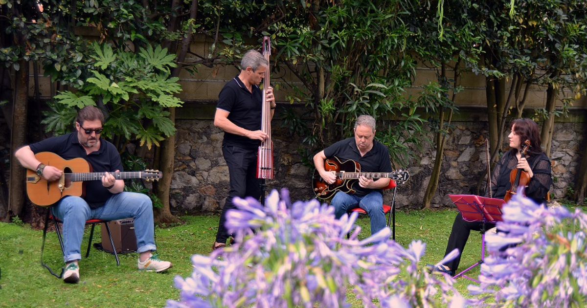 les-lions-du-manouche-por-un-mundo-mas-justo