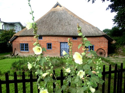 Hallenhaus Hallenhaus