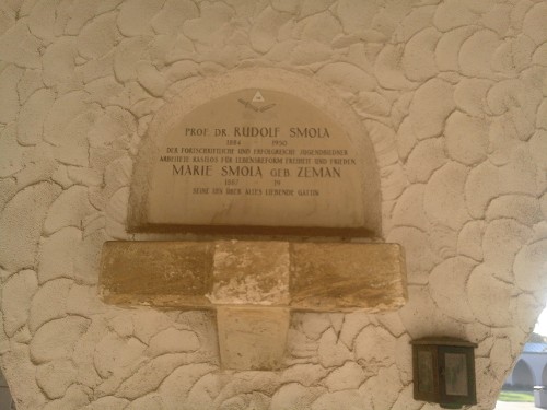 Urnengrab Rudolf Smola Urnengrab Rudolf Smola