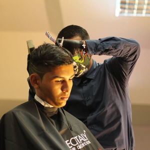 LOS MEJORES PRECIOS DEL MERCADO EN CURSOS DE BARBERÍA.-Escuela de belleza Cosbell