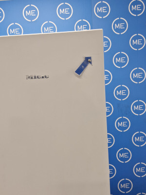 Miele KS4383DD ws Tall Larder Fridge, White, D Rated - Damaged Item Image