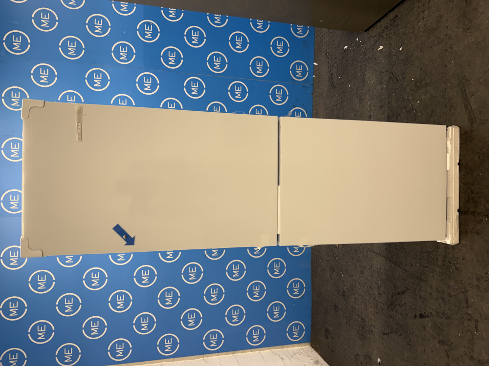 Bosch KGN27NWEAG Series 2 No Frost Fridge Freezer, 50/50, White, E Rated - Damaged Item Image