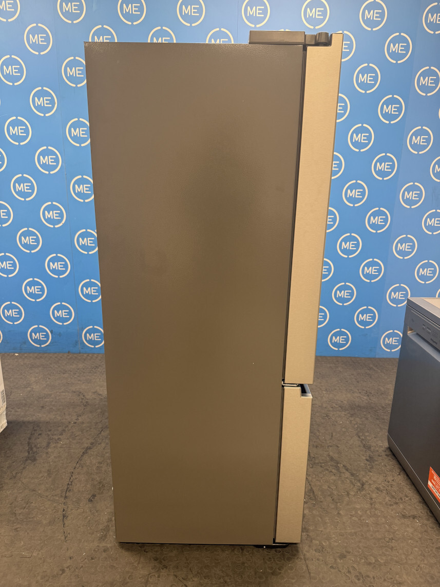 Hisense RF815N4SESE American Fridge Freezer, Stainless Steel, E Rated,  Plumbed - Damaged Item Image