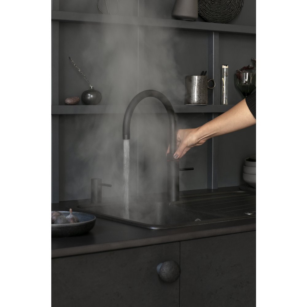 Quooker 2.2FRBLK 3 in 1 Fusion Round Tap with COMBI Tank, Black