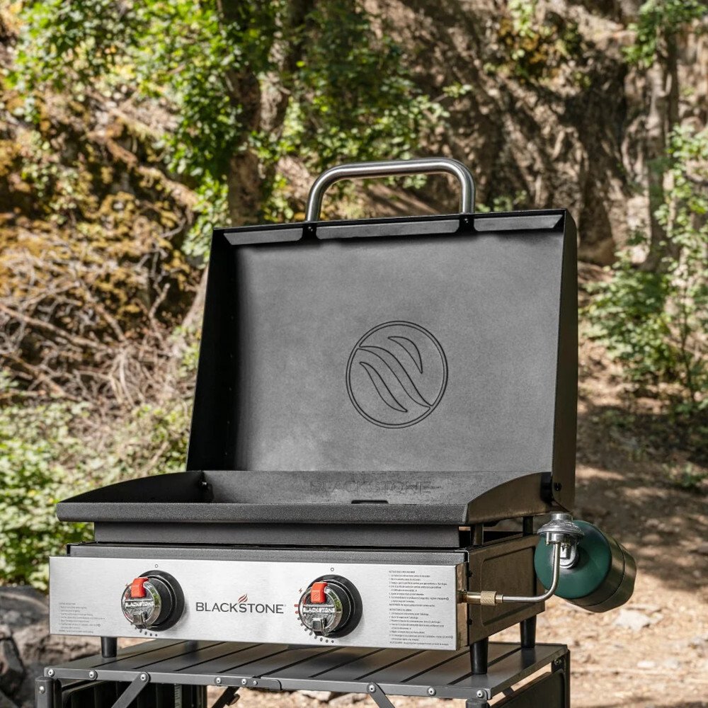 Blackstone 2144DK 22" Tabletop Griddle With Hood