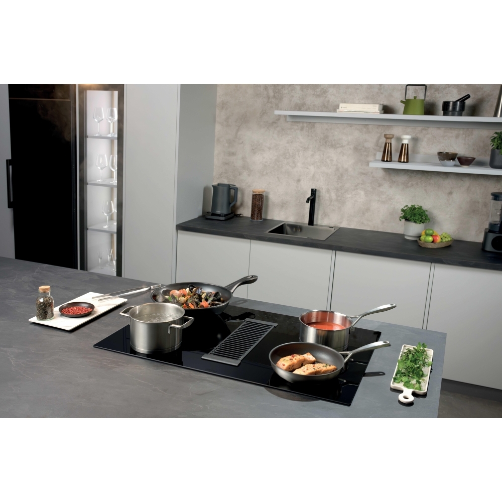 Haier HAIH82MTMCF 80cm Vented Hob, Black