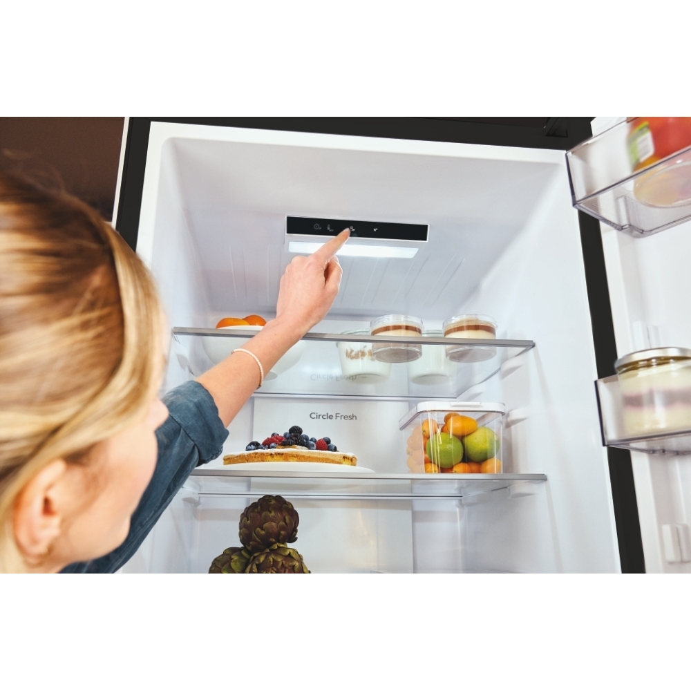 Hoover HONCQ2T618EBK Total No Frost Fridge Freezer, 60/40, Black, E Rated