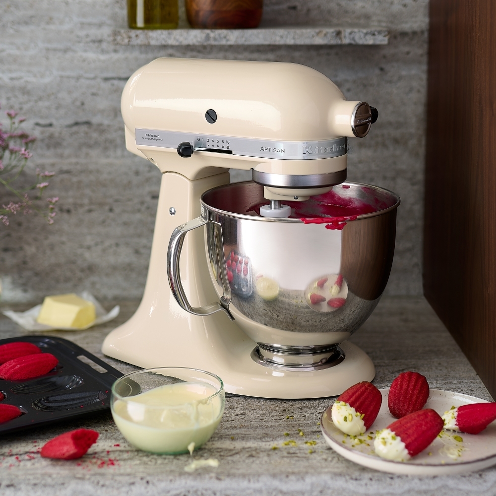 KitchenAid 5KSM175PSBAC Artisan Retro Mixer Tilt-Head 4.8L with Extra Accessories, Almond Cream
