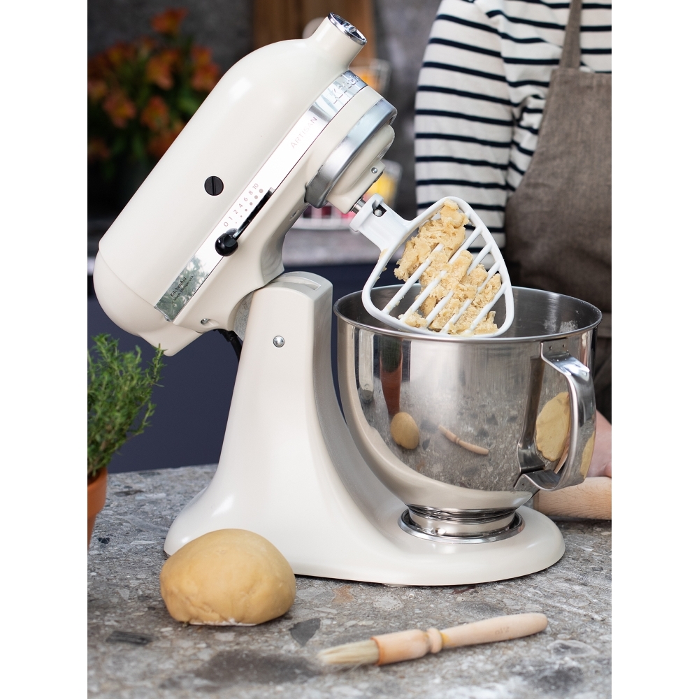 KitchenAid 5KSM175PSBAC Artisan Retro Mixer Tilt-Head 4.8L with Extra Accessories, Almond Cream