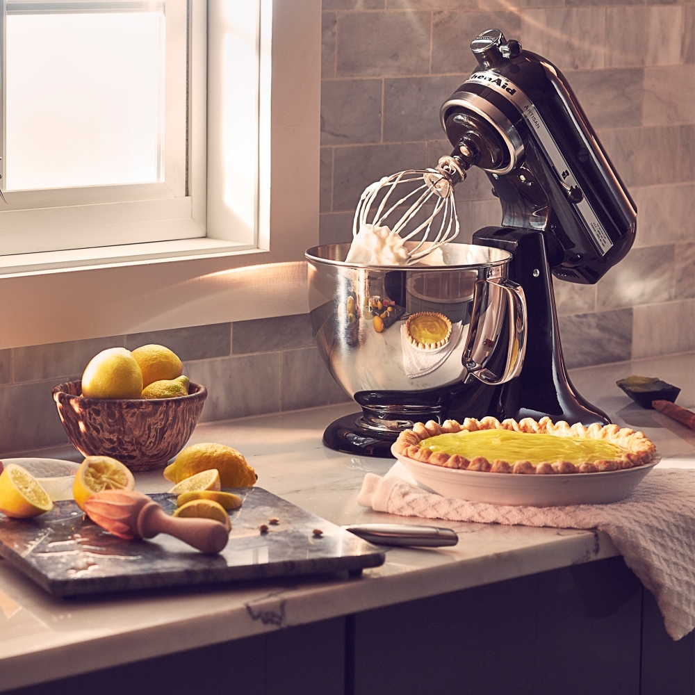 KitchenAid 5KSM175PSBOB Artisan Retro Mixer Tilt-Head 4.8L with Extra Accessories, Onyx Black