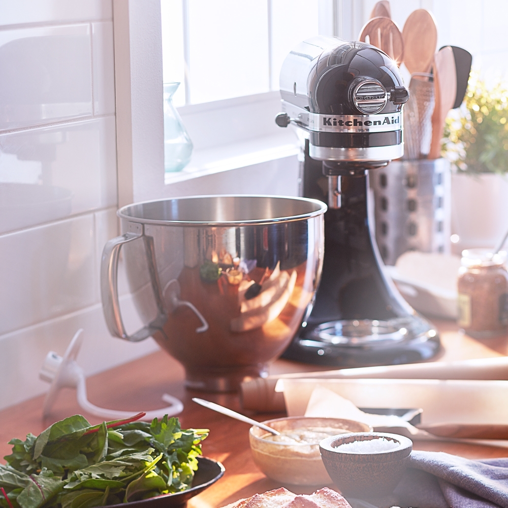 KitchenAid 5KSM175PSBOB Artisan Retro Mixer Tilt-Head 4.8L with Extra Accessories, Onyx Black