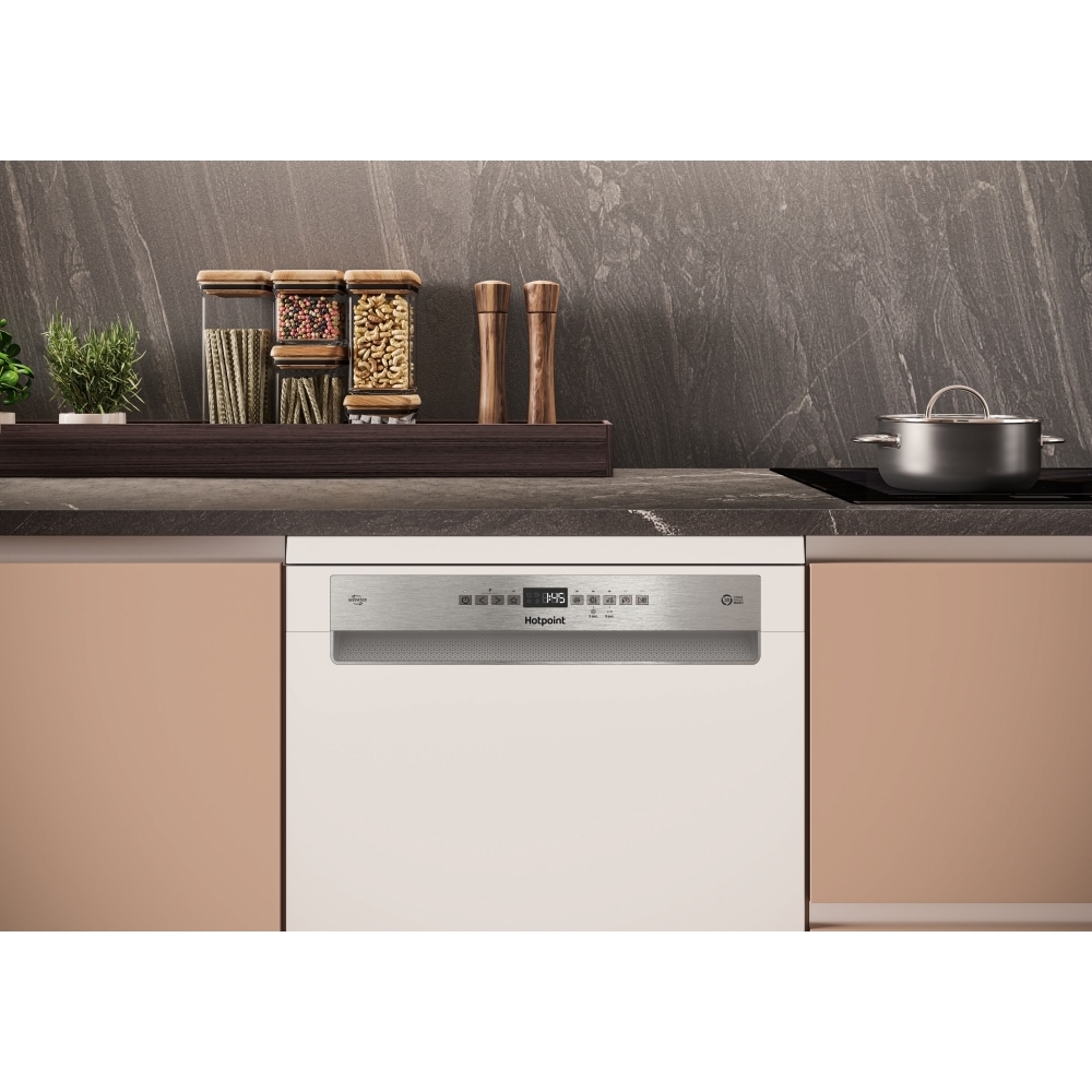 Hotpoint HD7FHP33UK Dishwasher, 15 Place Settings, White, D Rated