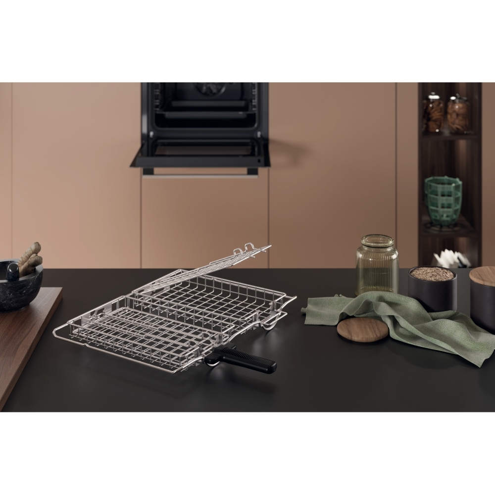 Hotpoint HOEU25CZXUK Built-In Electric Single Oven, A Rated