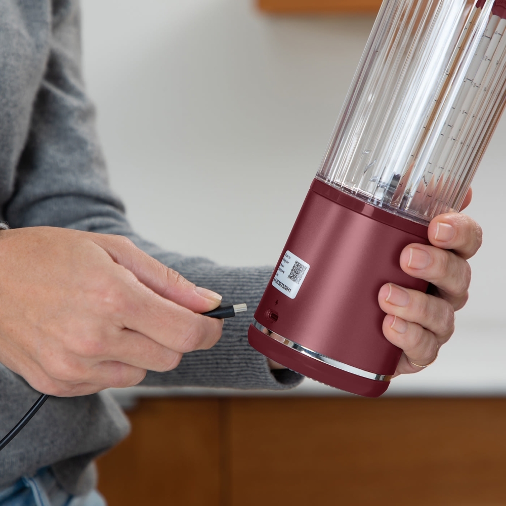 Ninja BC151UKCR Blast Cordless Portable Blender, Red