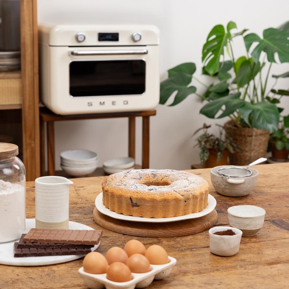 Smeg COF01CRUK 10 in 1 Multifunction Countertop Oven with Steam & Air Fry, Cream