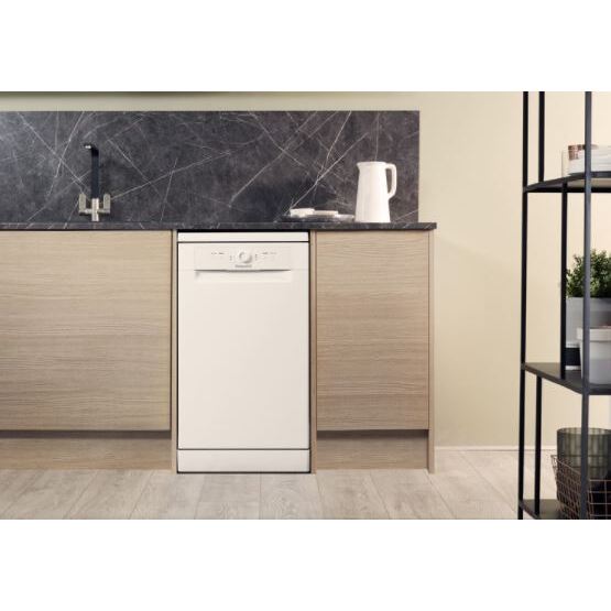 Buy Hotpoint HSFE 1B19 UK N Slimline Dishwasher (HSFE1B19UKN) White