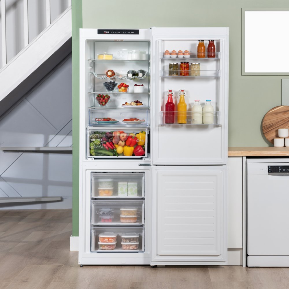 Bosch KGN362WDFG Series 4 Frost Free Fridge Freezer, 60/40, White, D