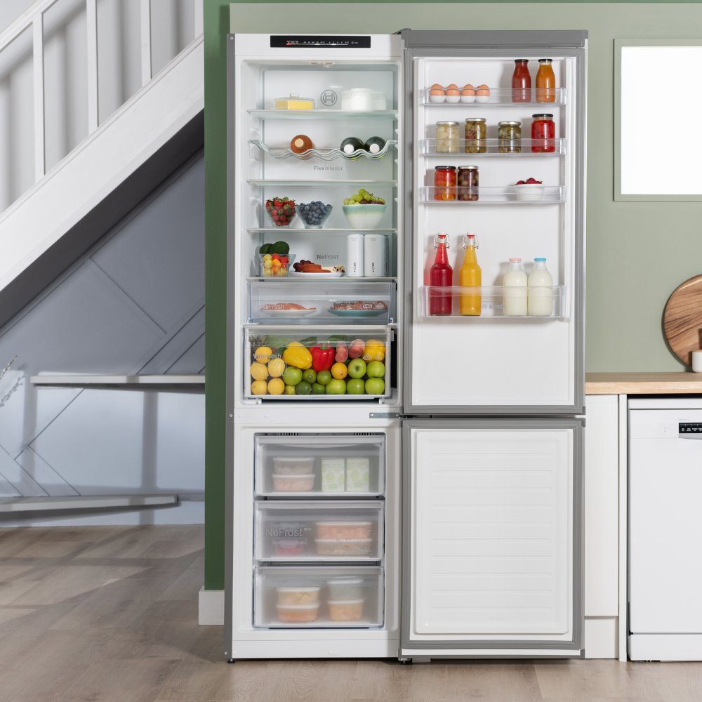 Bosch KGN392LDFG Series 4 No Frost Fridge Freezer, 70/30, Stainless Steel, D Rated