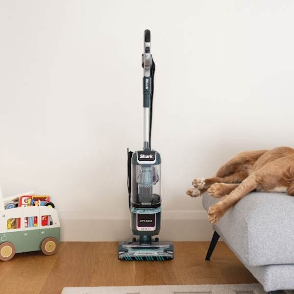 Shark LA791UKT Upright Vacuum Cleaner, Green