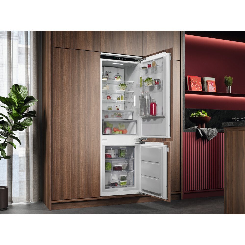 AEG OSC7C181DF No Frost Integrated Fridge Freezer, Fixed Hinge, 70/30, D Rated