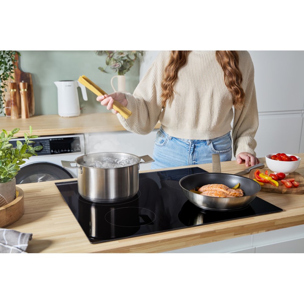 Bosch PIE631BB5E Series 4 59cm Induction Hob, Black
