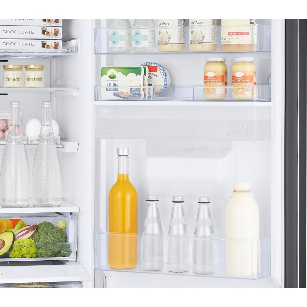 Samsung RB38C636DB1 Series 7 SpaceMax&trade; Total No Frost Fridge Freezer, 70/30, Black, D Rated