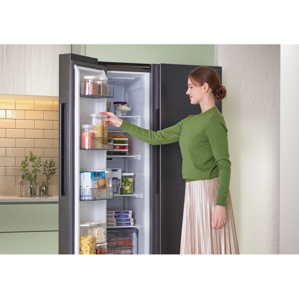 Samsung RS80F64KEFEU Series 8 Smart American Fridge Freezer, Black Deep Ocean Inox Finish, E Rated,  Plumbed