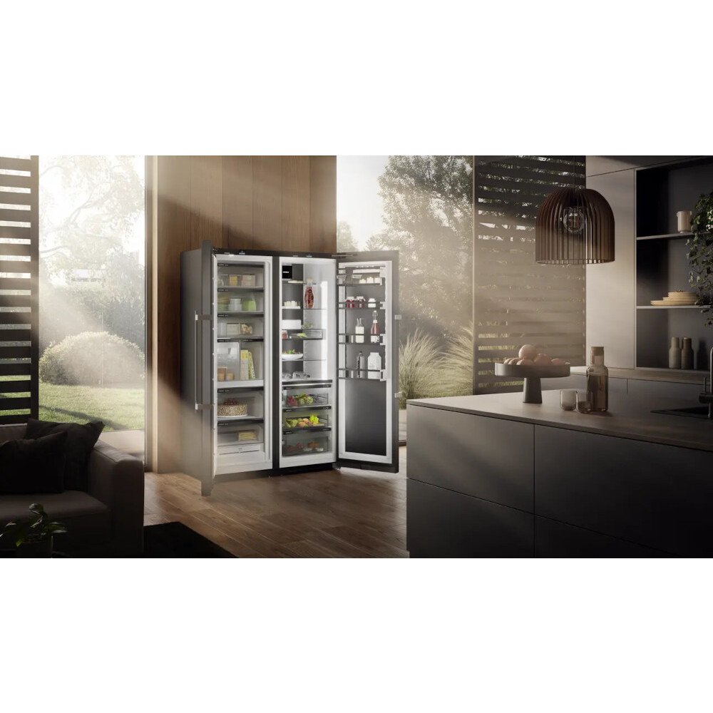 Liebherr XRFBS 5295 Peak BioFresh American Fridge Freezer,  Plumbed, Black, C Rated