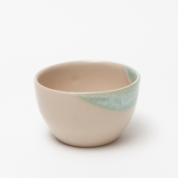 Kommetje in levendige kleurnuances - poederroze met dip