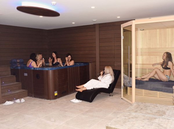 Unique Day Spa 1