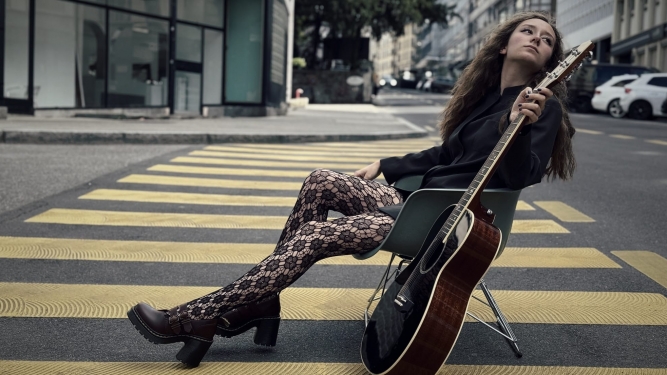 Tess Giordano Chat Noir Carouge Biglietti