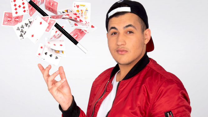 Kader Bueno Un Tour De Ma Vie Kader Bueno - Wed 19.05.2021 - Genève | Tickets | starticket.ch