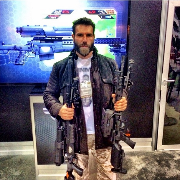 Dan Bilzerian armes gun 