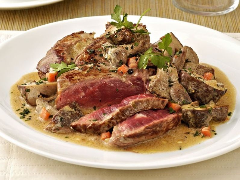 Tagliata di manzo ai funghi porcini