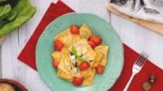 Ravioli ripieni di Scampi con pomodori datterini